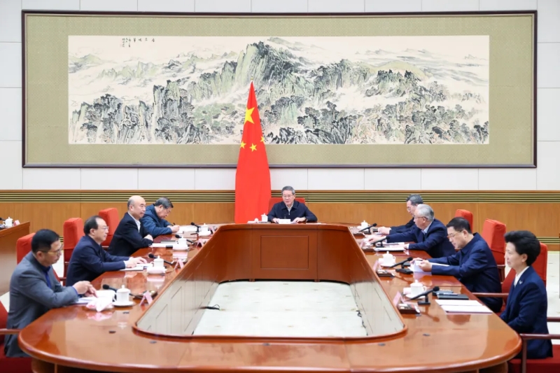 李強主持國務院第十一次專題學習